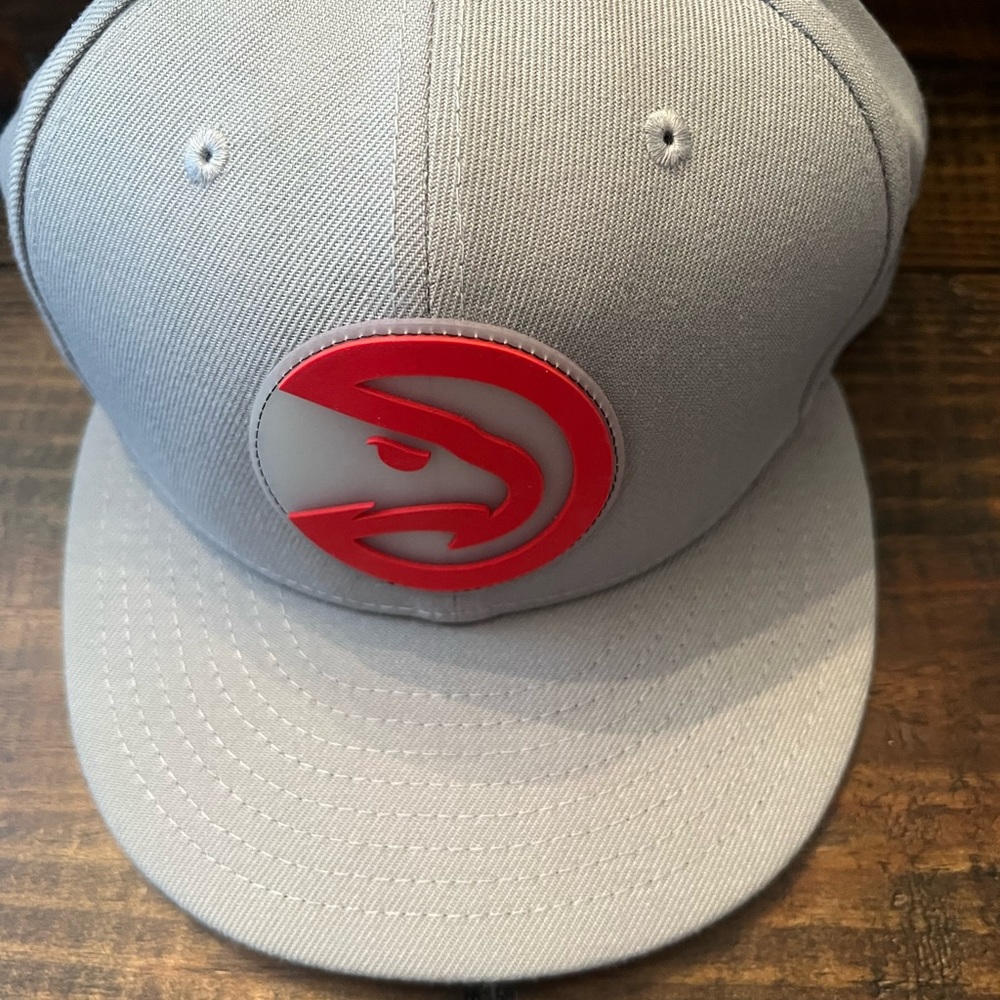 Atlanta Hawks New Era Grey SnapBack NWT
